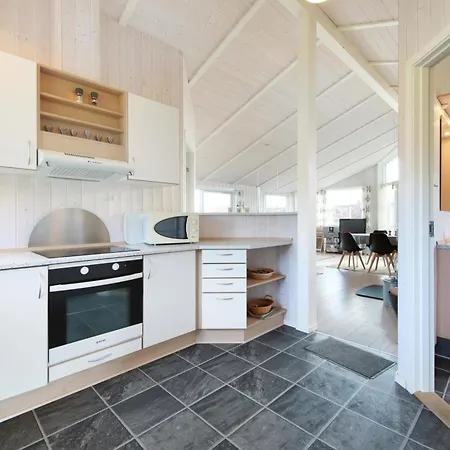 With A And Sauna By The Water * Spodsbjerg
